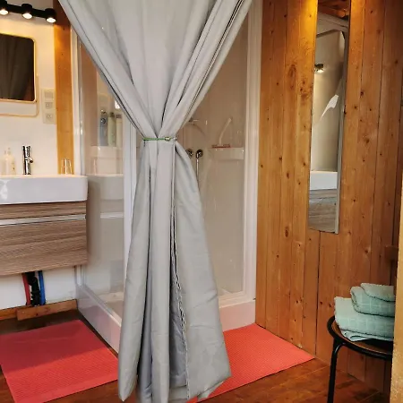 Ostend Backpackers Lodge *